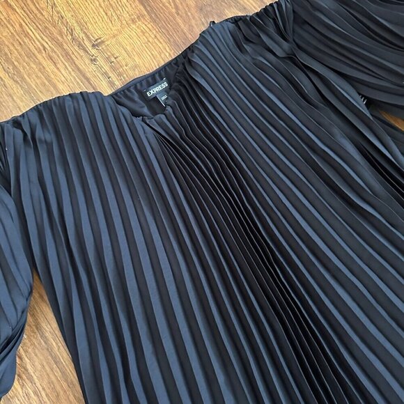 NWT Express Off The Shoulder Pleated Mini Dress XL - Picture 4 of 8